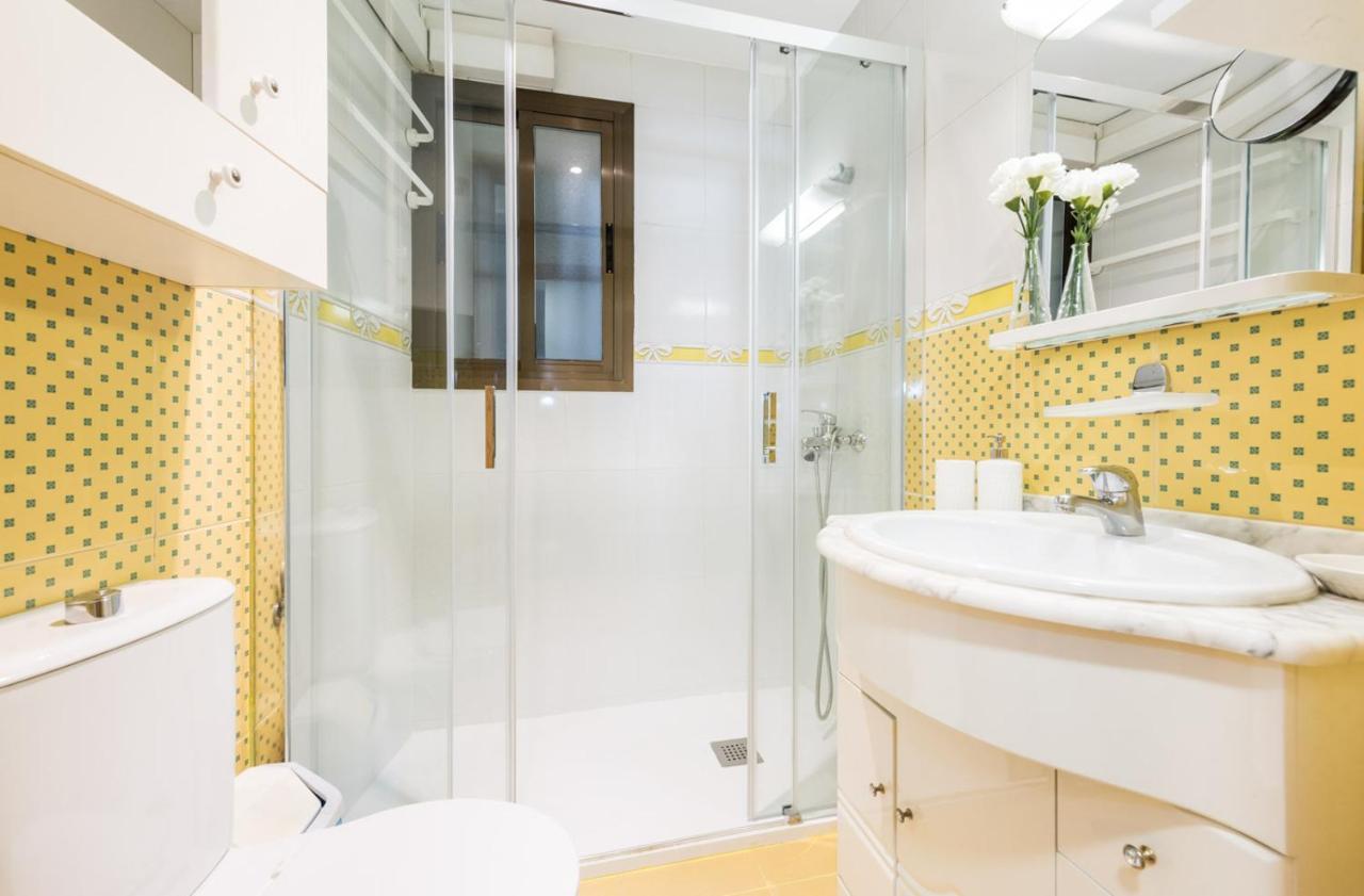 Gomez De Mora Apartment Madrid Bagian luar foto